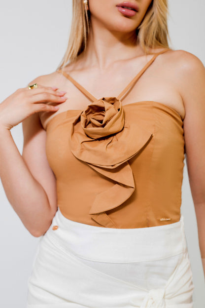 Blusa corta - Blusa con flor 3D - Blusa con tiras en V - Outfit formal - Outfits para salir