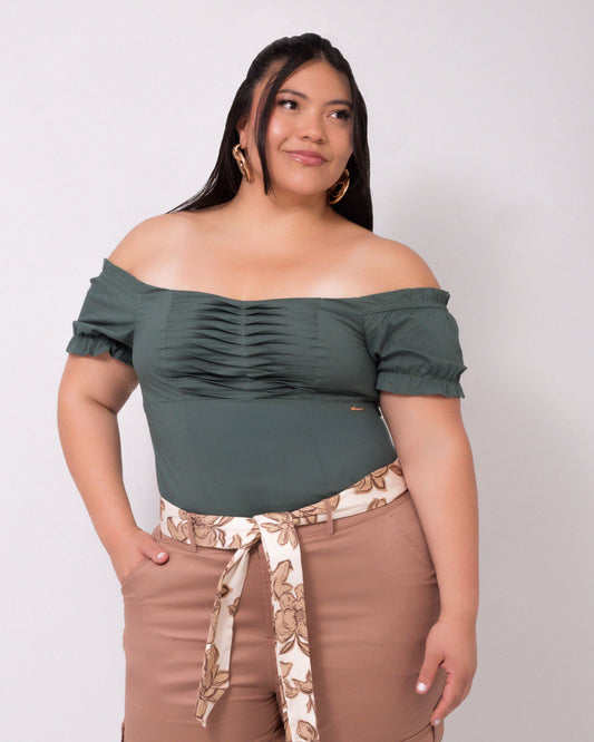 Blusa larga -  Blusa plus - Blusa strapless - Outfit casual - Blusa talla grande - Blusa versátil - Blusa verde oliva